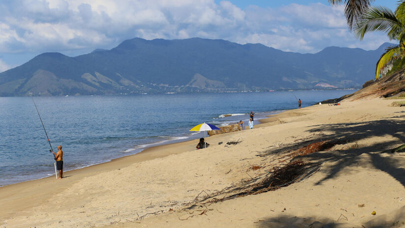 A praia é elogiada por sua limpeza, variedade de quiosques e mar tranquilo / Divulgação/PMC