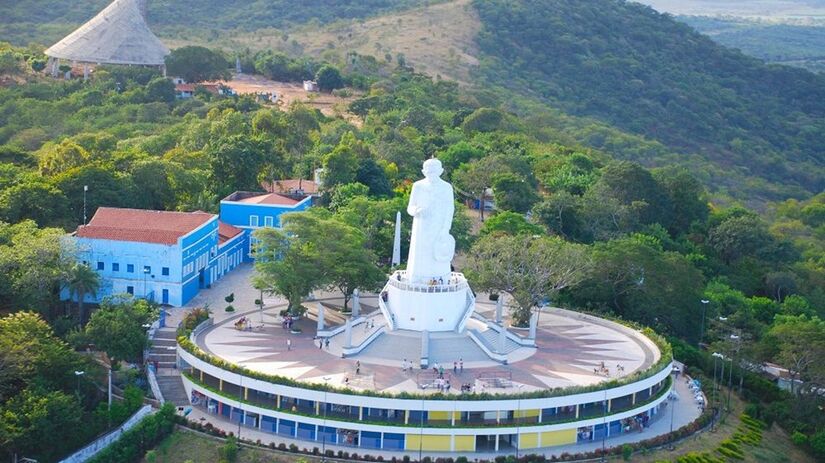 Imagem de Padre Cícero, em Juazeiro do Norte (Divulgação/GovernoCE)