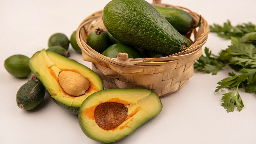 O abacate também faz parte do grupo de frutas que não devem ser colocadas na geladeira (Imagem de Freepik)