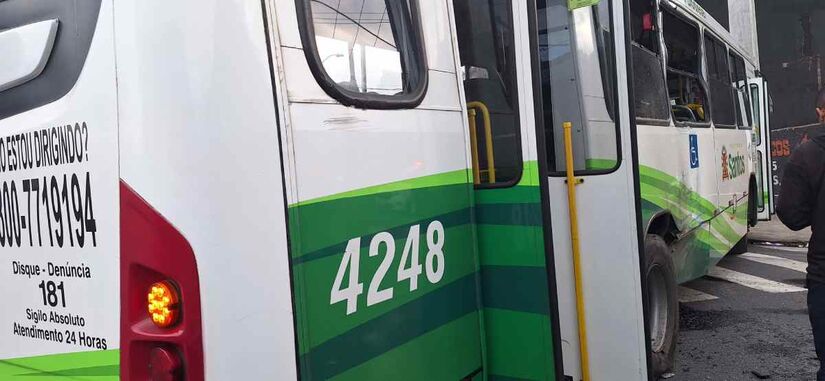 Em suma, a batida foi entre o ônibus da linha municipal 193 e o intermunicipal da linha 968/Isabella Fernandes