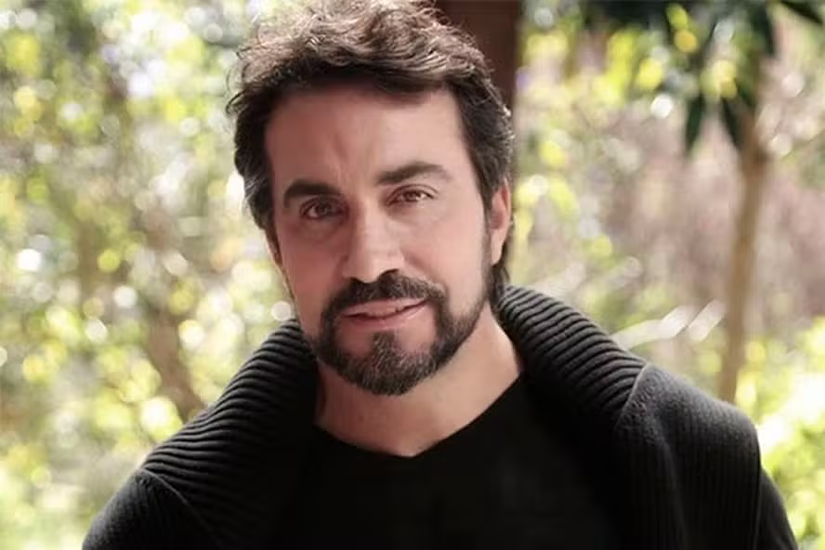  Fábio de Melo é descrito como sacerdote católico, artista, cantor, escritor e professor universitário/Divulgação