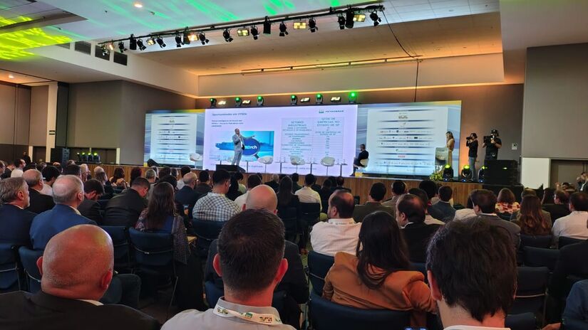 O evento reuniu representantes de grandes empresas e especialistas do setor energético / Michael Gil