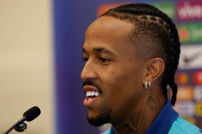 Eleito engraçado, assim como o companheiro de Real Madrid, Militão também ligou para o treinador/Divulgação