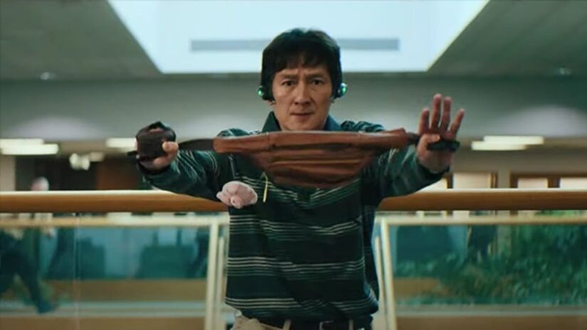 Ke Huy Quan venceu um Oscar de ator coadjuvante por 'Tudo em Todo Lugar ao Mesmo Tempo' (Diamond Films/Divulgação)