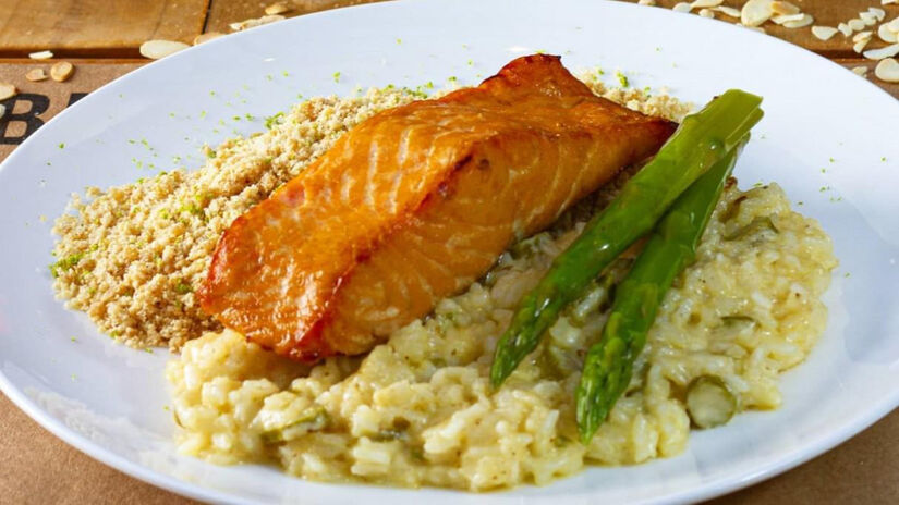 . O local é conhecido por sua proposta de cozinha descomplicada, ambiente moderno, informal e acolhedor/ Divulgação - Bublet