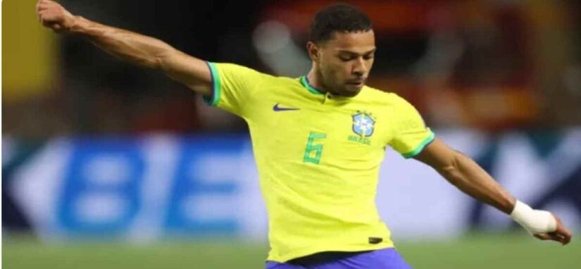 Fora da lista, Renan Lodi, lateral-esquerdo do Al-Hilal, fez duras críticas à relação com a Seleção Brasileira/ CBF