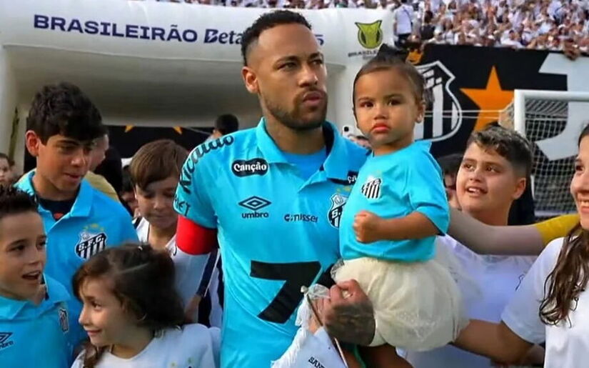 Mavie esteve presente no último duelo do Santos/Reprodução