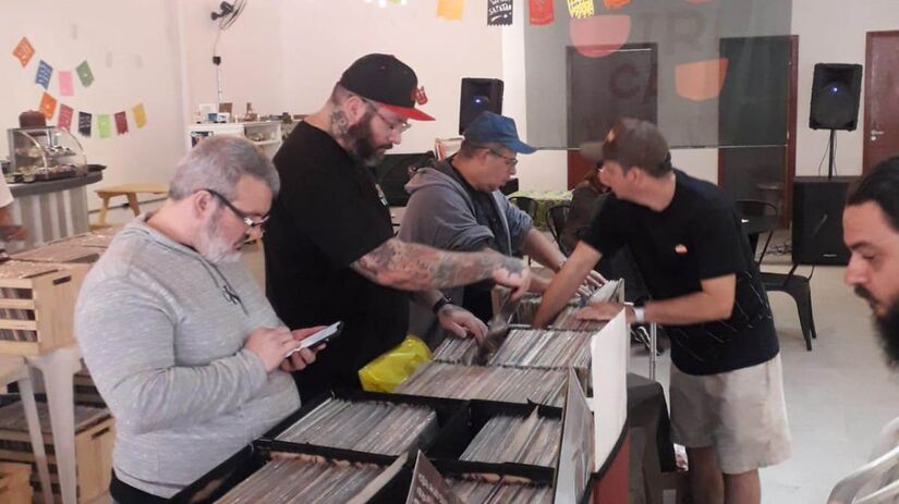 Feira do Vinil atrai os fãs de discos e mídias físicas/ Reprodução/Arquivo pessoal