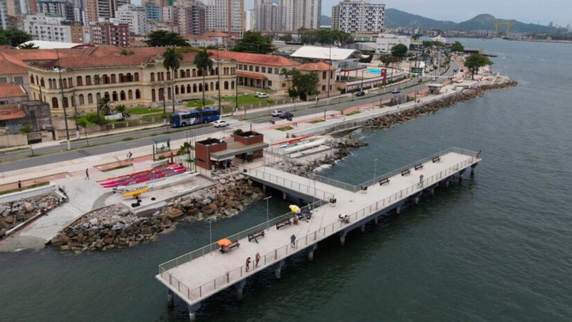 O maior do mundo! O Jardim da Orla da Praia de Santos foi condecorado pelo Guinness World Records em 2002/PMS