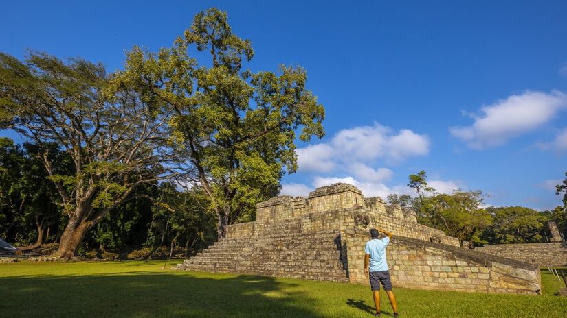Parque Histórico de Guayaquil, possui trilhas, florestas e uma rota fluvial. Créditos: Freepik
