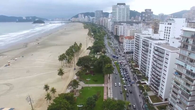 Santos, localizada na Baixada Santista, foi classificada como a cidade mais limpa do estado / Fotos: Reprodução/Youtube