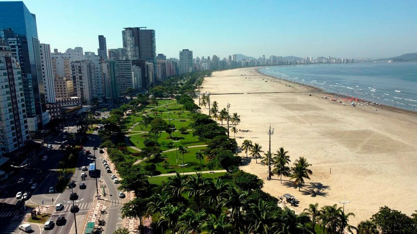 Até hoje, nessa privilegiada posição, o jardim é um verdadeiro cartão postal da cidade