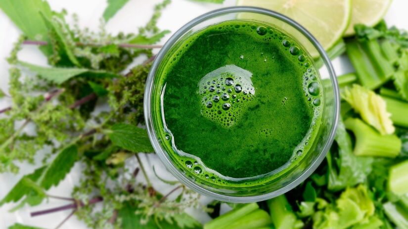 No dia-a-dia, ela pode ser usada em uma dieta saudável como ingrediente do suco verde, por exemplo / silviarita/Pixabay