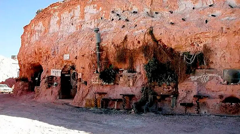 No deserto da Austrália, moradores vivem sob a terra em casas frescas, baratas e silenciosas