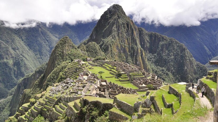 Localizada a 2,4km de altitude, Machu Picchu está localizada no alto de uma montanha / Yolanda/Pixabay