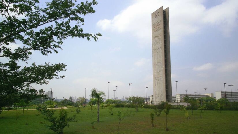 A Praça do Relógio / Gaf.arq / Wikimedia Commons