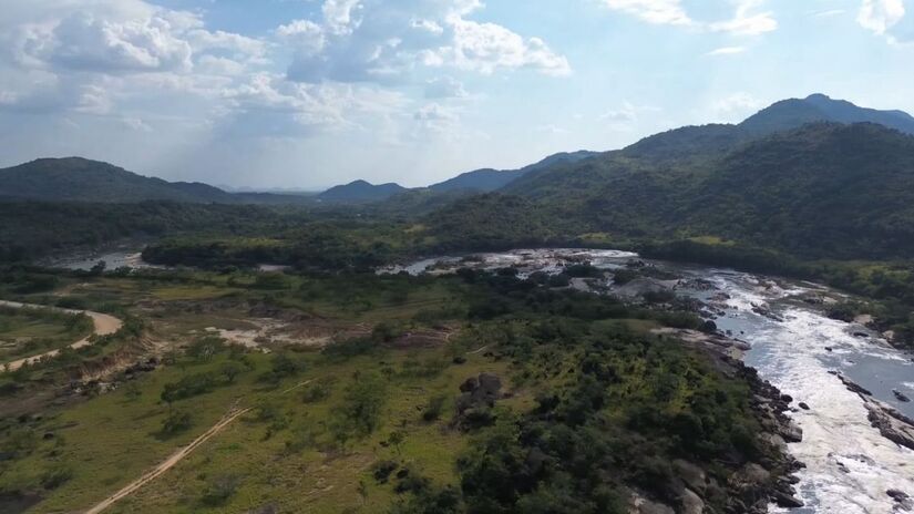 Fotos: Reprodução YouTube / O Mundo Por Onde Passamos