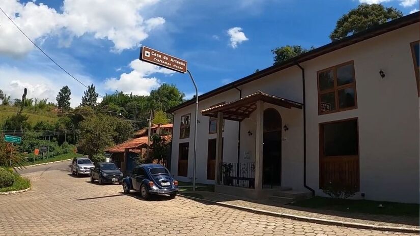 São cerca de 2 mil veículos emplacados, um número extraordinário para uma cidade de pequeno porte, que transforma Cunha em um verdadeiro museu a céu aberto dedicado ao carro mais icônico da Volkswagen. / (Fotos: Reprodução Youtube/Cidadeturismo)