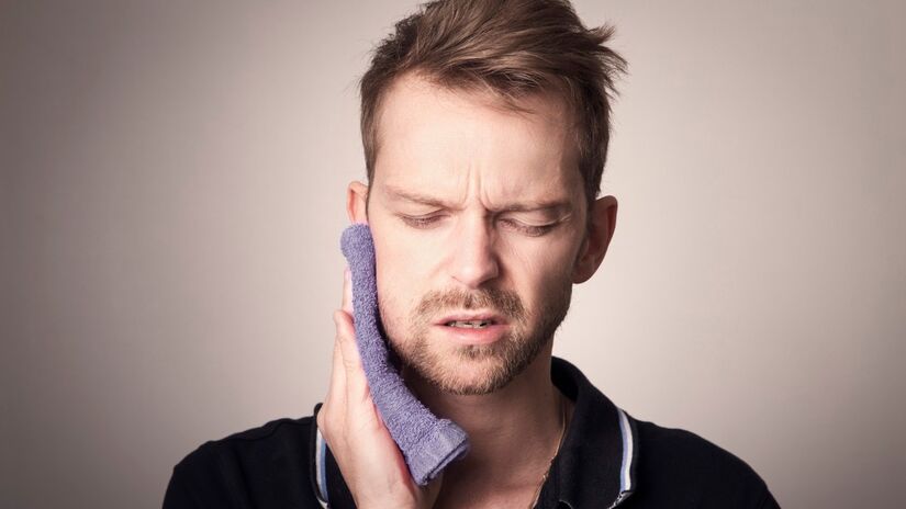 Prevenir é melhor do que remediar: faça visitas regulares ao dentista antes mesmo de qualquer sintoma / Sammy-Sander/Pixabay