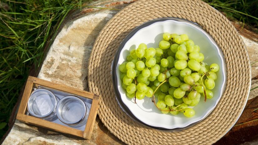 As uvas verdes podem ser servidas a qualquer momento / Engin_Akyurt/Pixabay