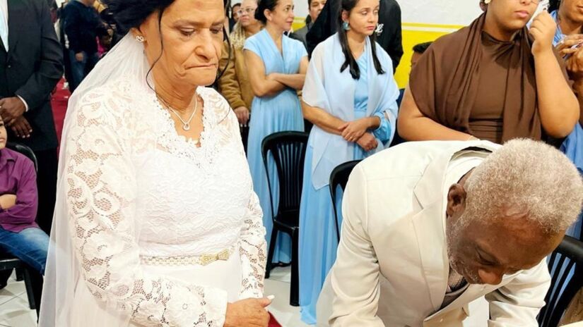 David e Ester se conheceram melhor e decidiram se casar no civil em Mongaguá / Camila Diniz/Divulgação