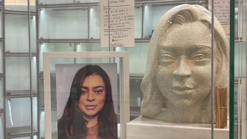Parte das cinzas de Preta Gil permanece ao lado de um busto no Columbário do Crematório e Cemitério da Penitência, no Rio de Janeiro (Divulgação)