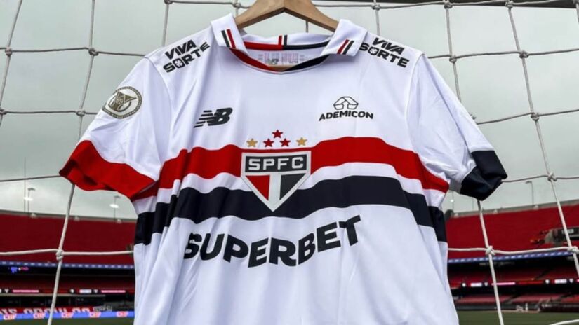 Camisa do São Paulo de 2025 custa R$ 314,99 no site da Centauro/ Divulgação 