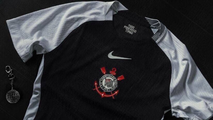 Camisa do Corinthians de 2025 custa R$ 332,48 no site da Centauro/Divulgação