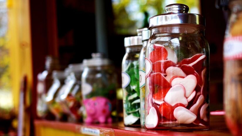 Guarde os alimentos sempre em potes bem fechados / congerdesign/Pixabay
