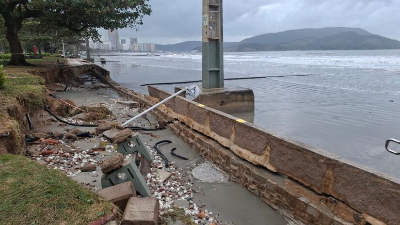 A destruição foi visível em diversos pontos / Nair Bueno/DL