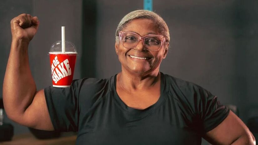 Fotos de divulgação da campanha com a influencer Irmã Marluce - Divulgação/BK