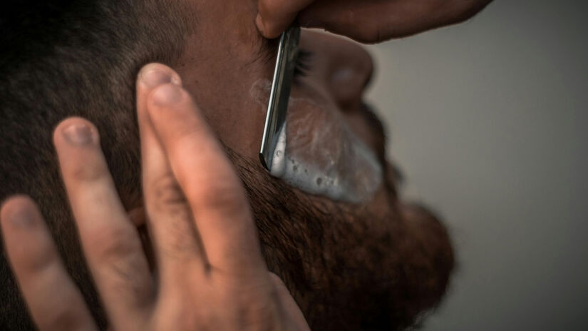Os cuidados incluem também uma atenção à barba, considerada por muitos como a 'maquiagem masculina' / Pexels