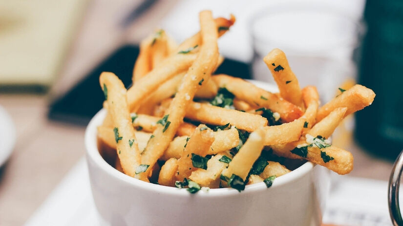 O principal deles é a batata frita, que agrada pessoas de todas as idades há gerações / Pixabay