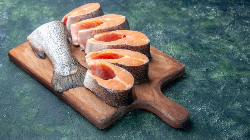 Alimentos que não podem faltar na dieta: Peixes oleosos são ricos em ômega-3, diminuem moléculas inflamatórias / Fotos: Freepik