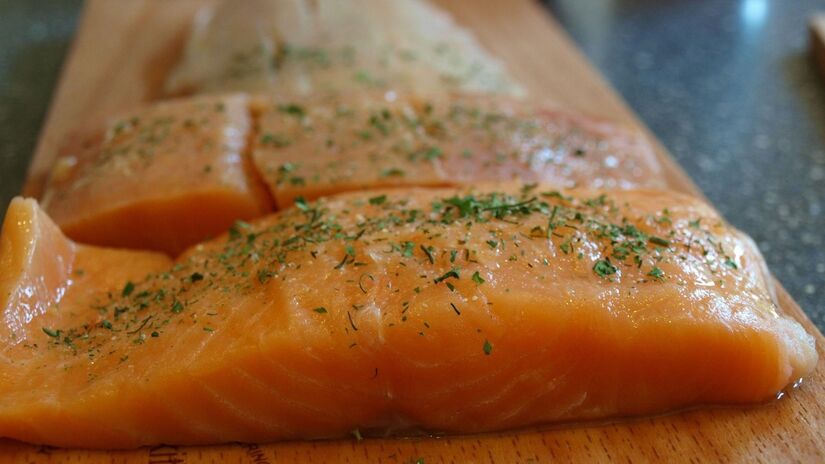 O salmão também são também figura entre as melhores fontes / Pixabay