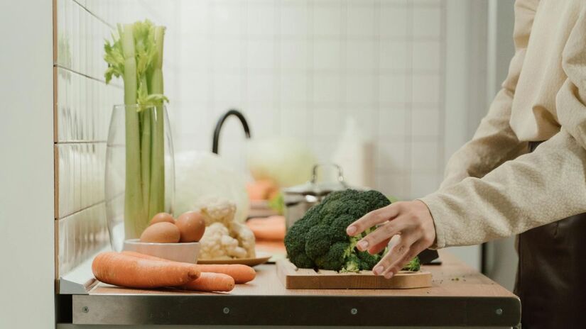 Evite utilizar sacos plásticos para resíduos orgânicos