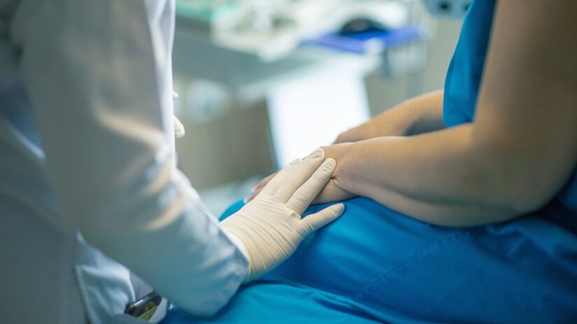 A Inteligência Artificial não deve substituir as visitas aos consultórios médicos e as realizações de exames periódicos/Pixabay
