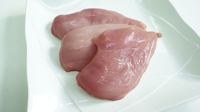 Uma alimentação rica em carnes magras também ajuda a solucionar o problema / Pixabay