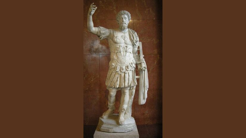 Marco Aurélio, imperador romano e ícone do estoicismo, uniu poder político e reflexão filosófica em sua trajetória/ I, Sailko/Wikimedia Commons
