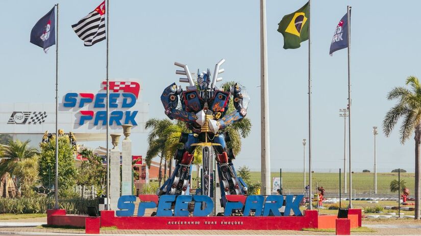 Um dos maiores complexos de automobilismo da América Latina, que também recebe encontros de motos e eventos motociclísticos/ Reprodução Facebook/Speed Park  Kartódromo Internacional de Birigui