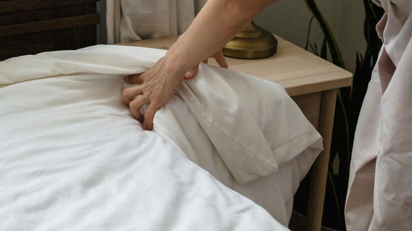 O quarto é o principal ponto de atenção, colchões e travesseiros acumulam muitos ácaros. Desta forma, é essencial que a roupa de cama seja trocada semanalmente - Pexels