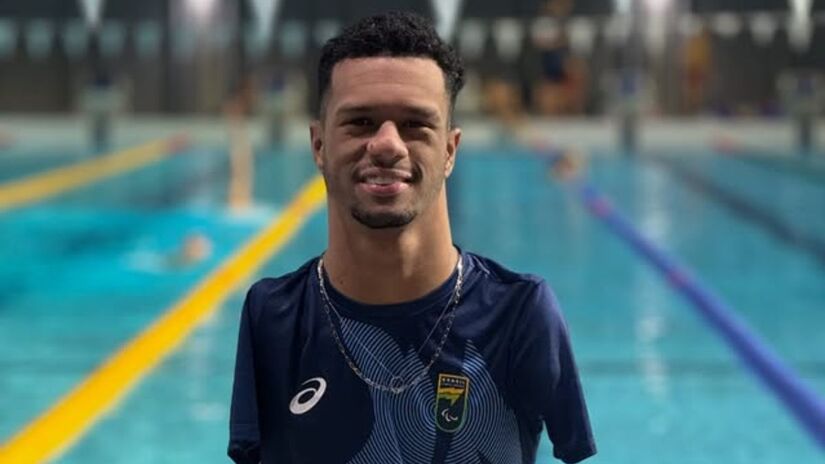 Ainda criança, entrou em uma piscina para competir pela primeira vez e tudo mudou