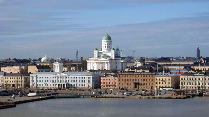 A capital finlandesa se destaca pela abundância de áreas verdes, qualidade do sono e ruas seguras, sendo uma das melhores cidades para relaxar/ Mikko Paananen/Wikimedia Commons