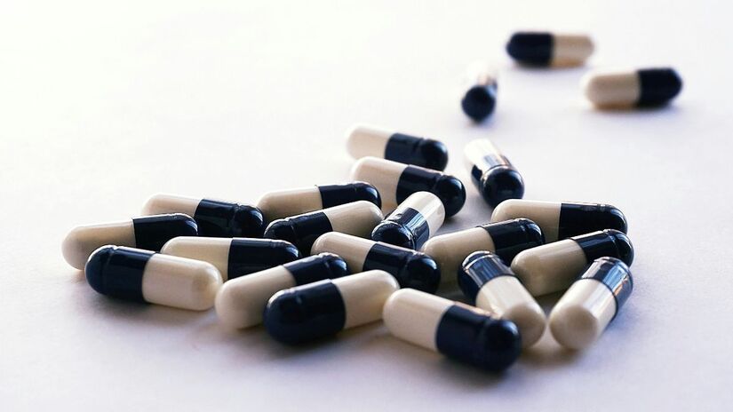 O ibuprofeno é um anti-inflamatório que age diretamente na dor localizada - Pexels 
