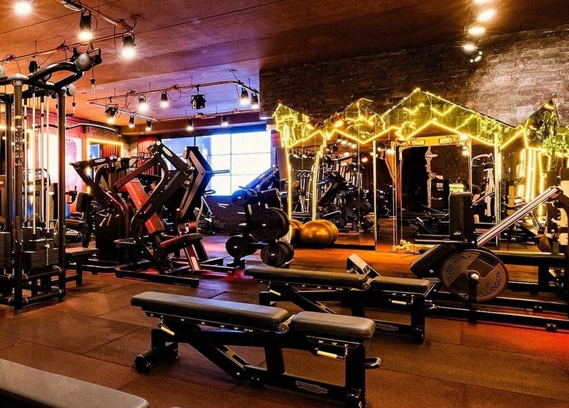 Área de treino na Les Cinq Gym (Reprodução/Instagram)