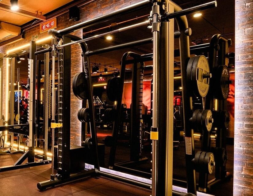 Área de treino na Les Cinq Gym (Reprodução/Instagram)
