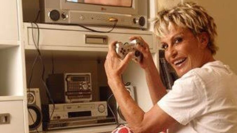 Ana Maria Braga nunca escondeu sua paixão por videogames/Reprodução
