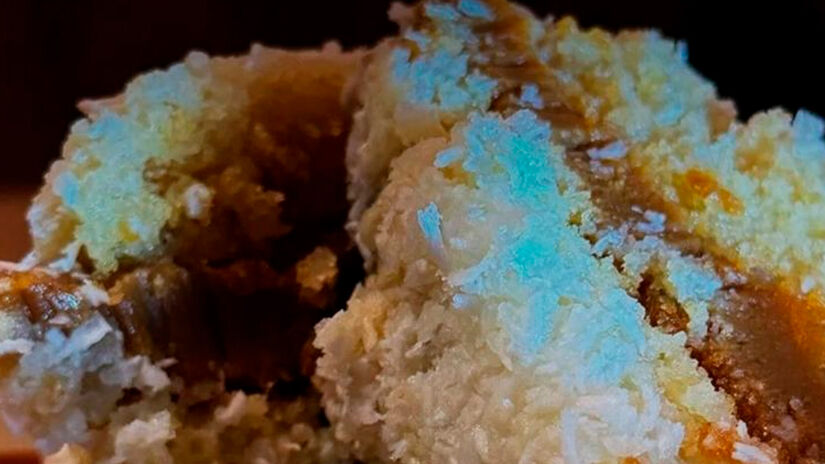Bolo de coco gelado com cocada - Divulgação