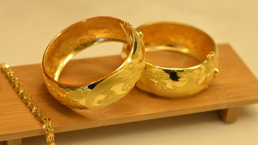Em muitos países, o ouro é usado nas alianças de casamento / Pixabay