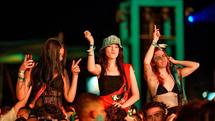 Jovens buscam por cardápios veganos e sustentáveis em festivais - Pexels